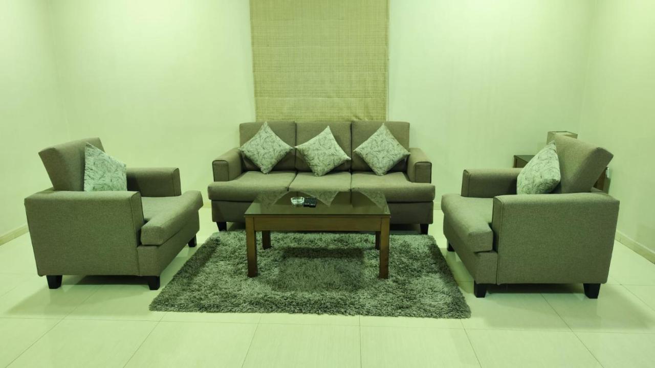 Plaza Home Khobar Extérieur photo