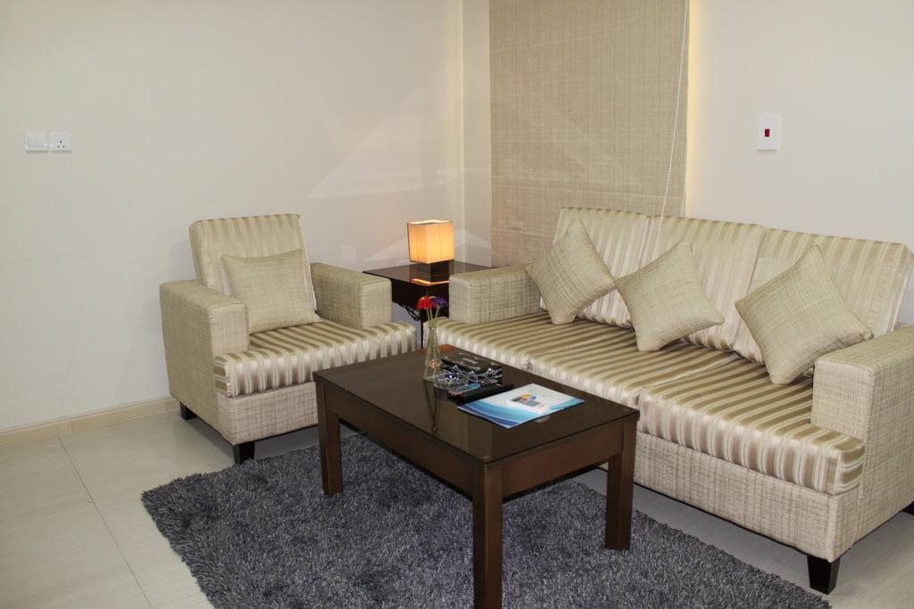 Plaza Home Khobar Extérieur photo