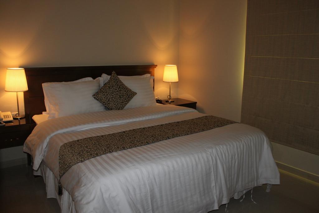 Plaza Home Khobar Extérieur photo